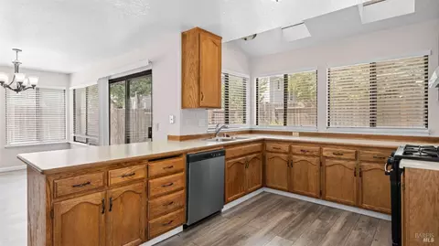 Kitchen - 101 Constitution Ave, Vacaville, CA 95687 photo 2 of 2