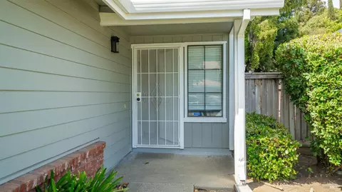 Entry Way - 101 Constitution Ave, Vacaville, CA 95687 photo 1 of 3