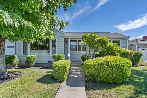 27 Rio Vista Way, Petaluma, CA 94952