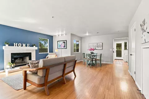 Living - 38 Meadowbrook Ct, Cotati, CA 94931 photo 2 of 3