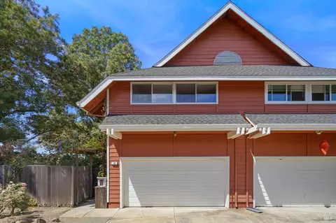 38 Meadowbrook Ct, Cotati, CA 94931