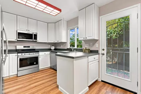 Kitchen - 38 Meadowbrook Ct, Cotati, CA 94931 photo 1 of 4