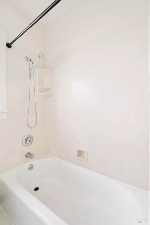 Bath - 514 Florida St, Vallejo, CA 94590 photo 4 of 4
