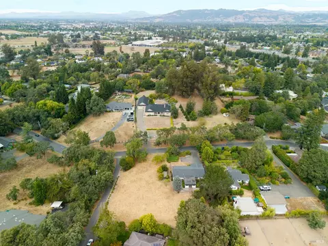 468 W School St, Cotati, CA 94931 photo 5