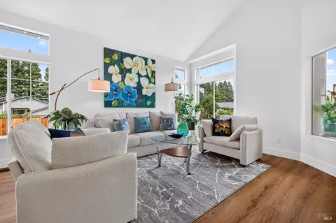 Living - 8273 Honor Pl, Cotati, CA 94931 photo 3 of 6