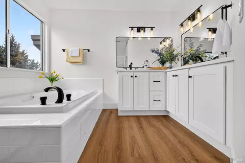 Bath - 8273 Honor Pl, Cotati, CA 94931 photo 2 of 10