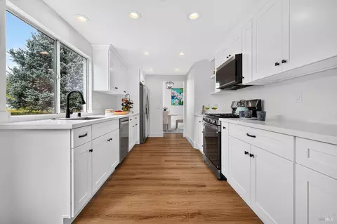Kitchen - 8273 Honor Pl, Cotati, CA 94931 photo 3 of 6