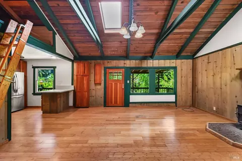 Living - 20251 Willow Rd, Monte Rio, CA 95462 photo 3 of 6