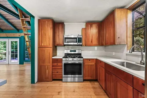 Kitchen - 20251 Willow Rd, Monte Rio, CA 95462 photo 3 of 6