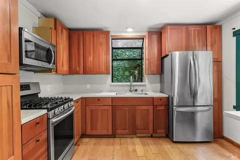 Kitchen - 20251 Willow Rd, Monte Rio, CA 95462 photo 2 of 6