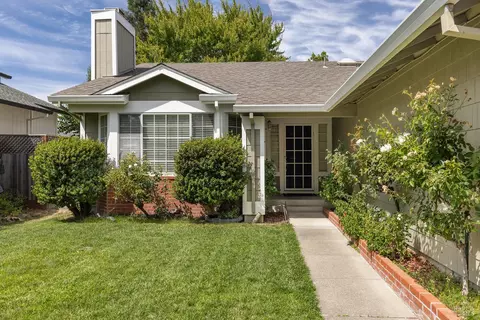 Exterior - 1029 Hampshire Ln, Windsor, CA 95492 photo 2 of 12
