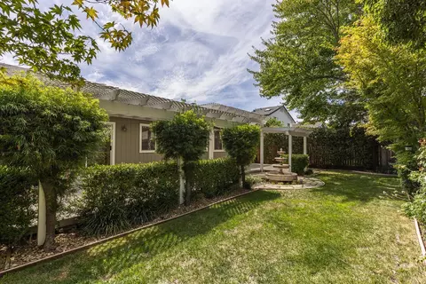 Exterior - 1029 Hampshire Ln, Windsor, CA 95492 photo 9 of 12