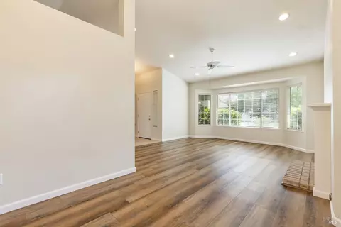 Living - 1029 Hampshire Ln, Windsor, CA 95492 photo 4 of 7