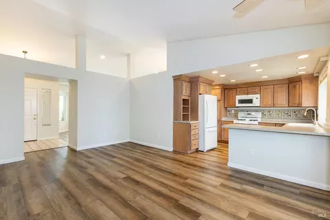Living - 1029 Hampshire Ln, Windsor, CA 95492 photo 7 of 7