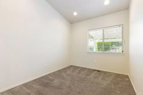 Other - 1029 Hampshire Ln, Windsor, CA 95492 photo 3 of 8