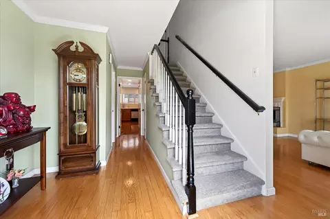 Entry Way - 228 Valencia St, Vallejo, CA 94591 photo 1 of 1