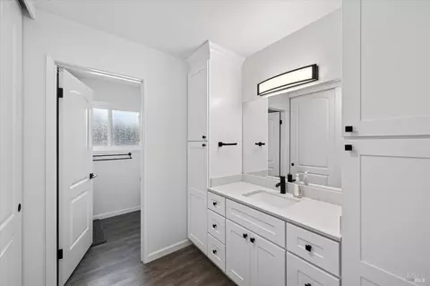 Bath - 228 Valencia St, Vallejo, CA 94591 photo 2 of 2