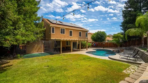 Exterior - 885 Kells Cir, Vacaville, CA 95688 photo 11 of 16