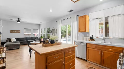 Kitchen - 885 Kells Cir, Vacaville, CA 95688 photo 1 of 5