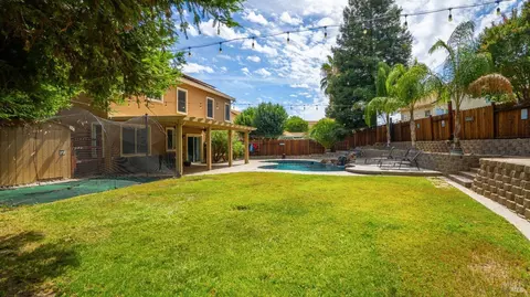 Exterior - 885 Kells Cir, Vacaville, CA 95688 photo 12 of 16