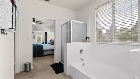 Bath - 885 Kells Cir, Vacaville, CA 95688 photo 4 of 4