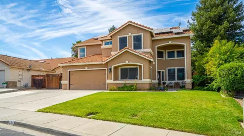 Exterior - 885 Kells Cir, Vacaville, CA 95688 photo 3 of 16