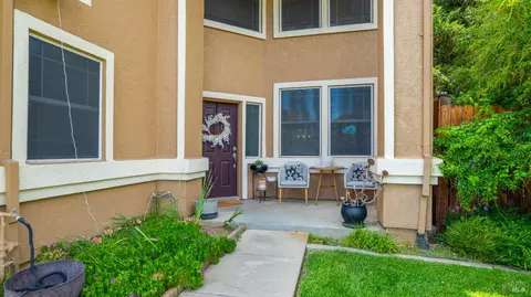Exterior - 885 Kells Cir, Vacaville, CA 95688 photo 4 of 16