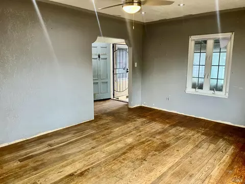Living - 1432 Ohio St, Vallejo, CA 94590 photo 3 of 4