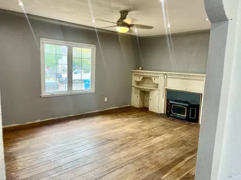 Living - 1432 Ohio St, Vallejo, CA 94590 photo 1 of 4