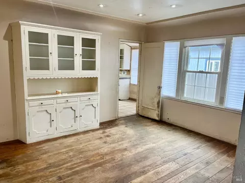 Living - 1432 Ohio St, Vallejo, CA 94590 photo 4 of 4