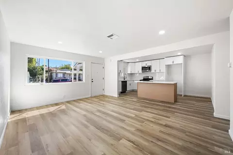 Living - 221 Arguello Ave, Vallejo, CA 94591 photo 3 of 3