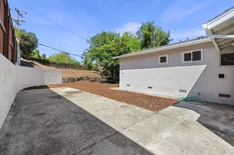 Exterior - 221 Arguello Ave, Vallejo, CA 94591 photo 7 of 12
