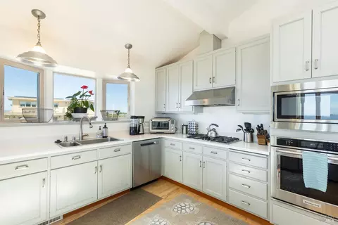 Kitchen - 471 Oceana Dr, Dillon Beach, CA 94929 photo 5 of 6