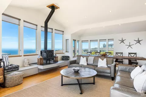 Living - 471 Oceana Dr, Dillon Beach, CA 94929 photo 4 of 7