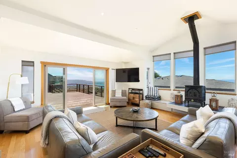 Living - 471 Oceana Dr, Dillon Beach, CA 94929 photo 6 of 7