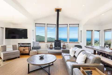 Living - 471 Oceana Dr, Dillon Beach, CA 94929 photo 3 of 7