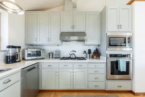Kitchen - 471 Oceana Dr, Dillon Beach, CA 94929 photo 6 of 6
