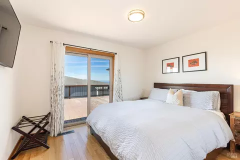 Bedroom - 471 Oceana Dr, Dillon Beach, CA 94929 photo 5 of 8