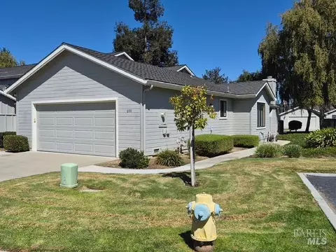698 Helen Dr, Hollister, CA 95023