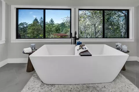 Bath - 40 Los Pinos, Nicasio, CA 94946 photo 3 of 14