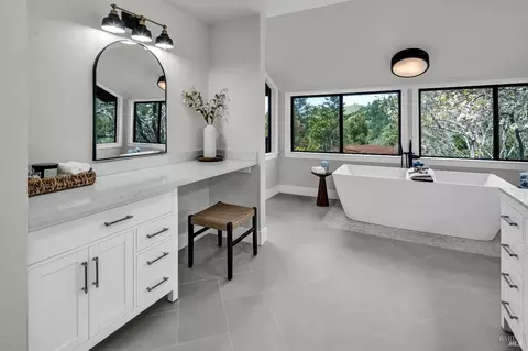 Bath - 40 Los Pinos, Nicasio, CA 94946 photo 2 of 14