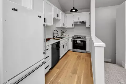Kitchen - 40 Los Pinos, Nicasio, CA 94946 photo 2 of 2