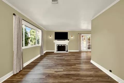 Living - 1565 Meadowlark Dr, Fairfield, CA 94533 photo 1 of 8
