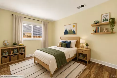 Bedroom - 1565 Meadowlark Dr, Fairfield, CA 94533 photo 5 of 6