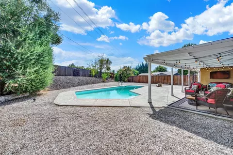 Exterior - 1565 Meadowlark Dr, Fairfield, CA 94533 photo 3 of 19