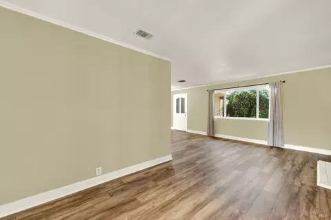 Living - 1565 Meadowlark Dr, Fairfield, CA 94533 photo 4 of 8