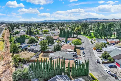 View/Area - 1565 Meadowlark Dr, Fairfield, CA 94533 photo 4 of 7