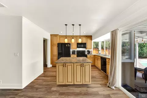 Kitchen - 1565 Meadowlark Dr, Fairfield, CA 94533 photo 2 of 6