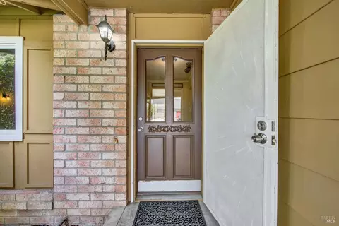 Entry Way - 1565 Meadowlark Dr, Fairfield, CA 94533 photo 1 of 1