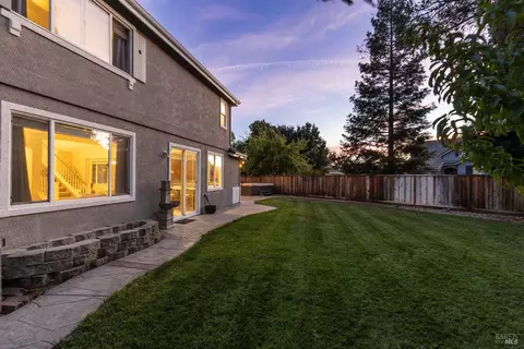 Exterior - 4122 Cedar Creek Ct, Fairfield, CA 94534 photo 9 of 10